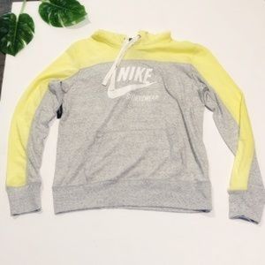 Nike jacket with hood Medium